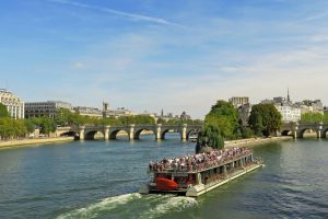 Paris Seine river cruise tickets