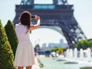 eiffel tower park view girl selfie – Your Paris Tickets